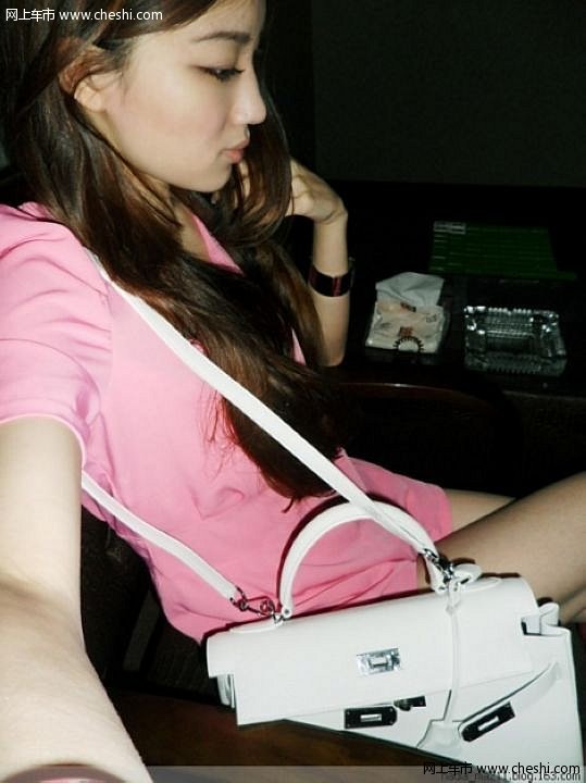 鄭州科技新品亮相，功能亮點(diǎn)與體驗(yàn)展示，遠(yuǎn)離色情內(nèi)容，感受科技魅力