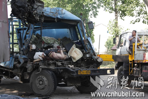 宜昌車禍新聞更新，應(yīng)對車禍?zhǔn)录牟襟E指南（適用于初學(xué)者與進階用戶）