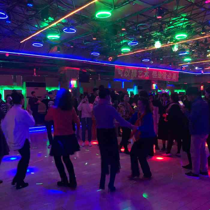 最新上海舞廳地址匯總，舞動(dòng)魔都的熱門場所揭秘