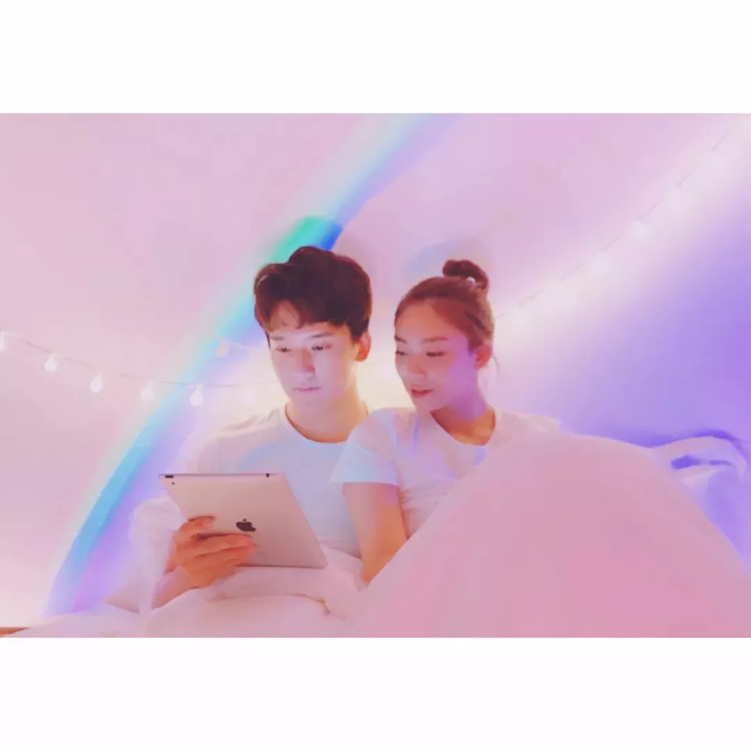 最新白邊情侶頭像2024，愛的日常趣事與甜蜜瞬間