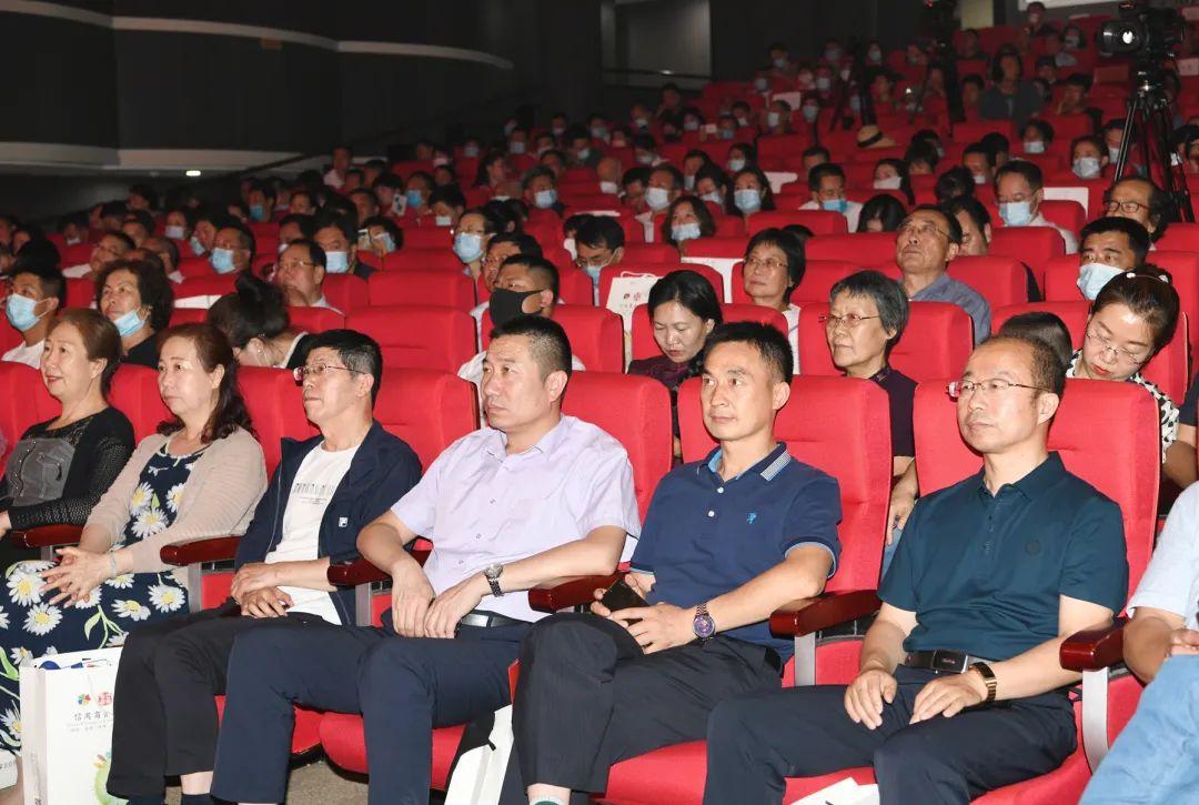 關(guān)于在線觀看99最新視頻的涉黃問題及文章探討（警示篇）