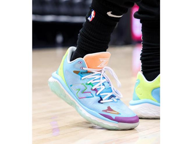 最新籃球鞋資訊，潮流引領(lǐng)，助力球場馳騁之旅