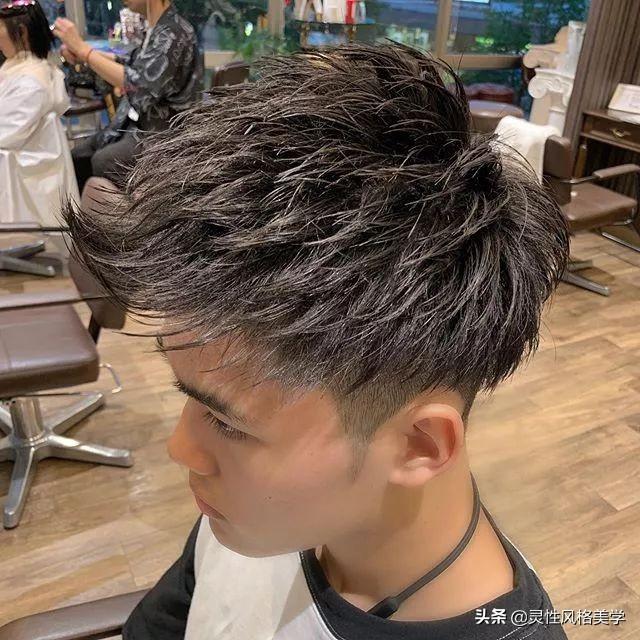 男性最新發(fā)型，心靈與自然的時尚之旅