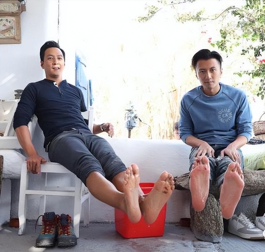 最新時(shí)尚步行舞，舞動(dòng)自信，釋放變化的力量