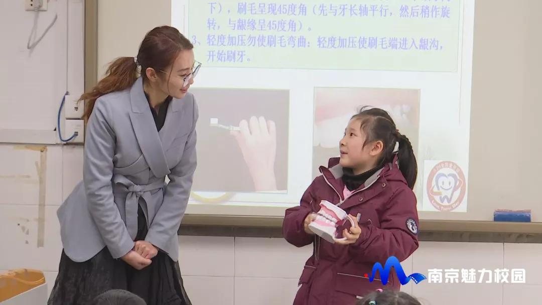 幸福一百公司最新動態(tài)，家的溫馨與友情的綻放同步展現(xiàn)