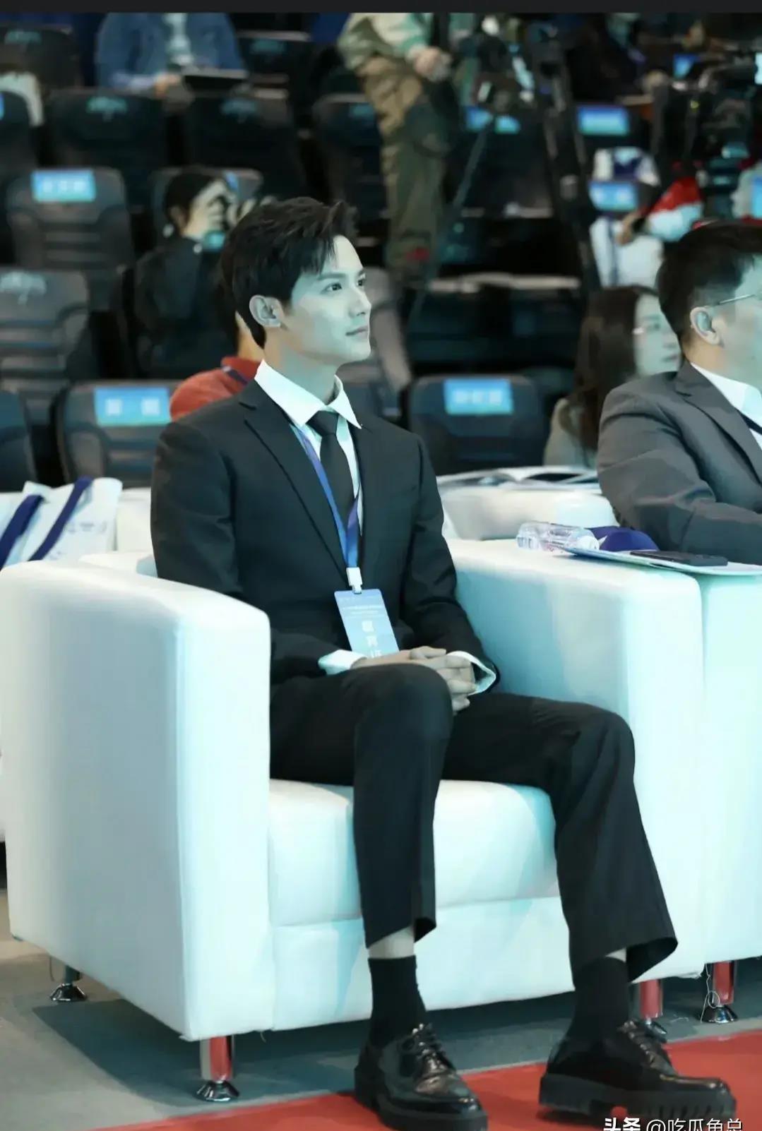 ??男士最新發(fā)型潮流趨勢大解密，2024男士最新發(fā)型圖片??