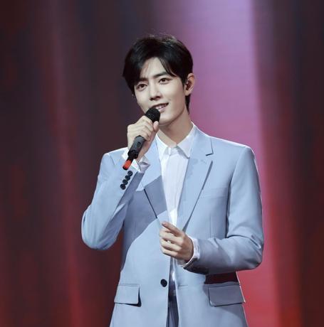 肖戰(zhàn)最新應(yīng)援點(diǎn)亮科技之光，新品璀璨，生活因你而精彩