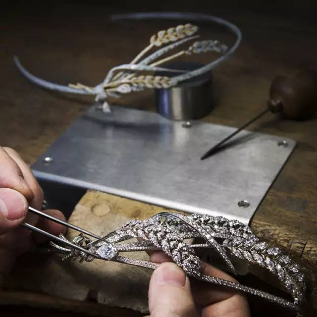 首飾最新技術(shù)，友情的溫馨陪伴與故事