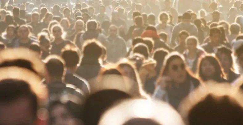 最新疫情復(fù)陽背景下，變化中的學(xué)習(xí)與自信成就的力量鑄就新篇章