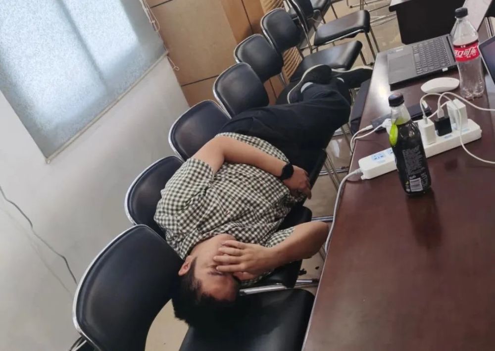 最新疫情流行趨勢(shì)及應(yīng)對(duì)策略探討 ??