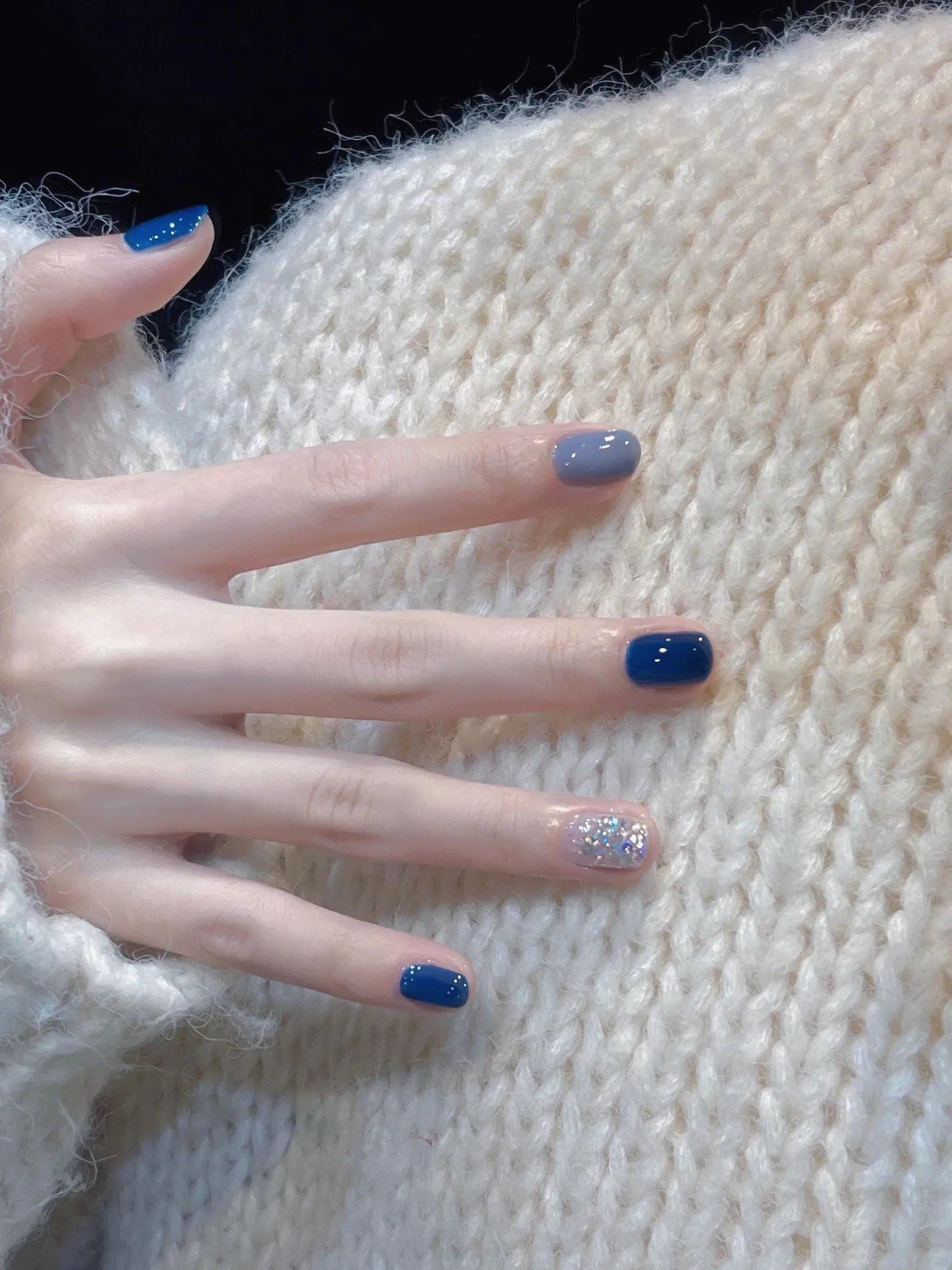 最新美甲時(shí)尚，愛的色彩與日常陪伴的魅力