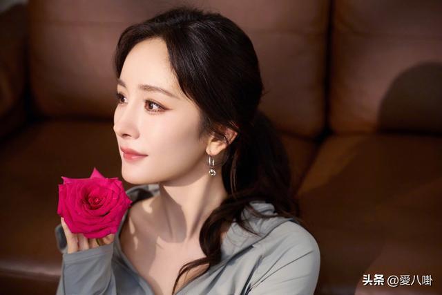 最新楊冪視頻聚焦，熱門(mén)話(huà)題與看點(diǎn)一網(wǎng)打盡