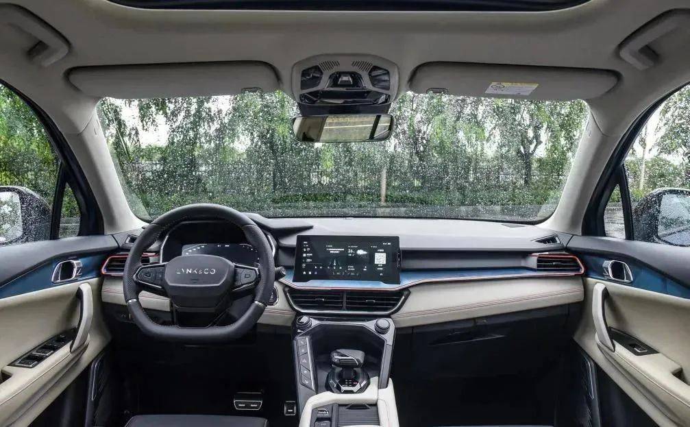 領(lǐng)克最新內(nèi)飾驚艷亮相，高級質(zhì)感令人矚目！