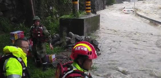 臺(tái)風(fēng)最新動(dòng)態(tài)，登陸與變化共舞，自信成就夢(mèng)想之路