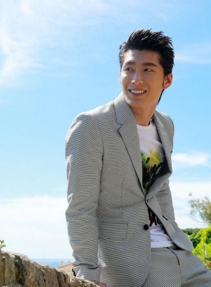 揭秘演員張博背后的神秘愛情故事，與妻子的娛樂圈愛情故事曝光