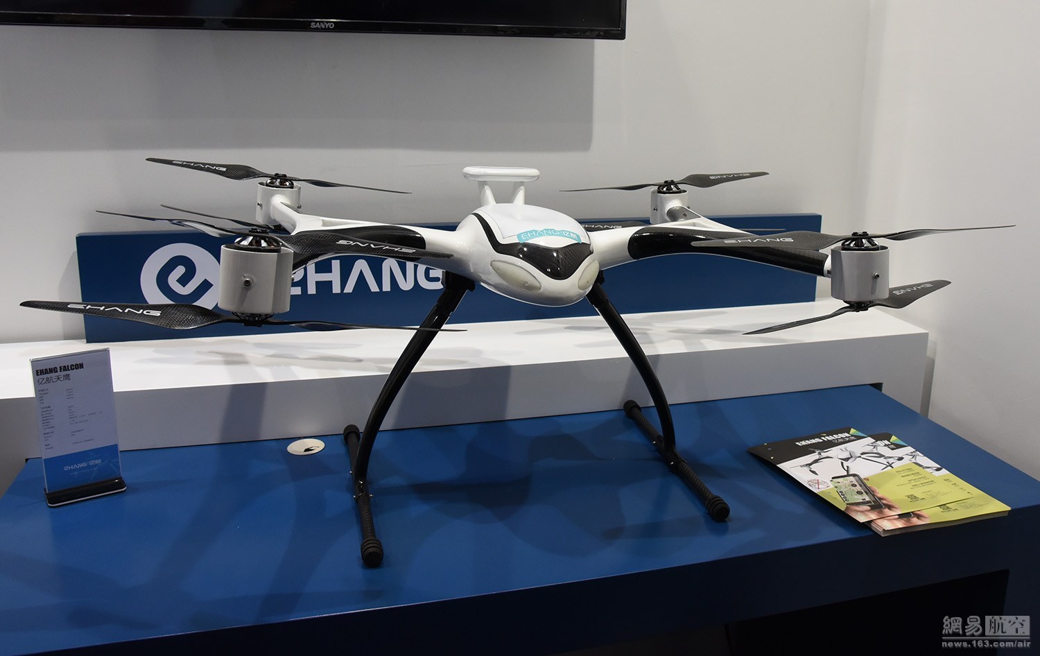 無人機(jī)表演價(jià)格揭秘，背景、發(fā)展及其在特定時(shí)代的地位影響