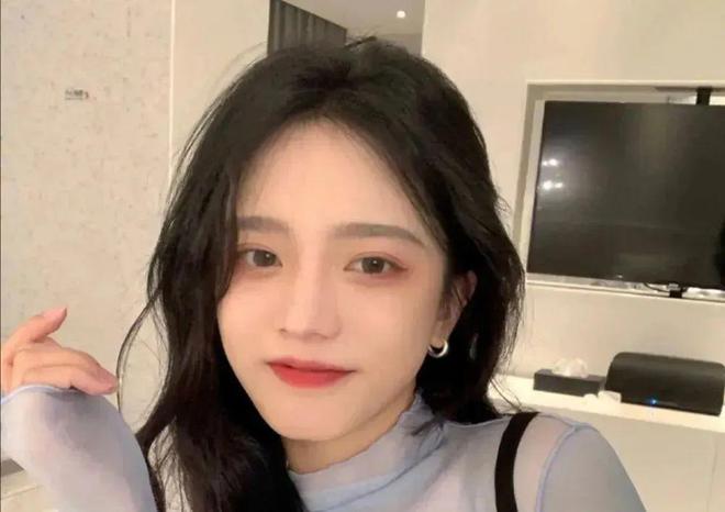 最新長(zhǎng)發(fā)美女視頻，心靈與自然的絕美之旅