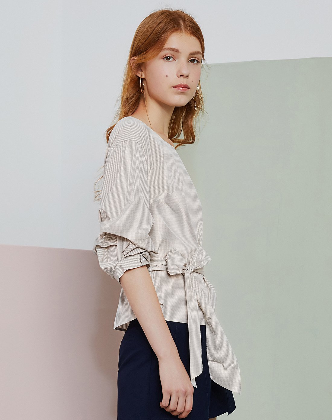 紅袖新款服飾，時尚自信之源，引領風尚變化之路