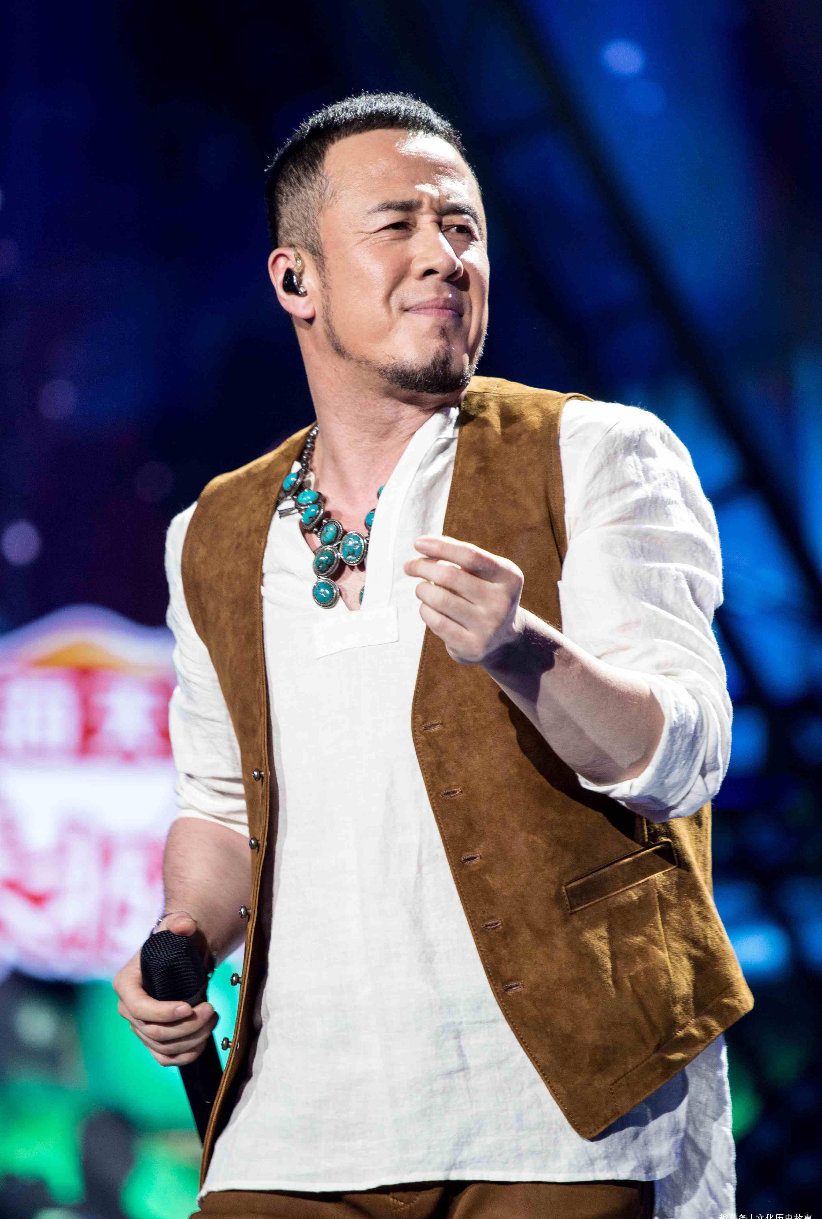 楊坤最新動態(tài)，科技潮流引領者，創(chuàng)新讓生活精彩紛呈