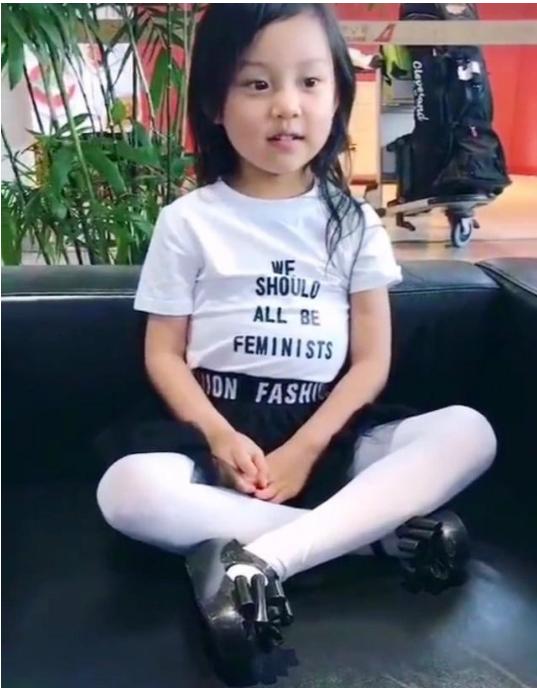 李小路女兒近照，自然美景中的探索之旅獨家曝光