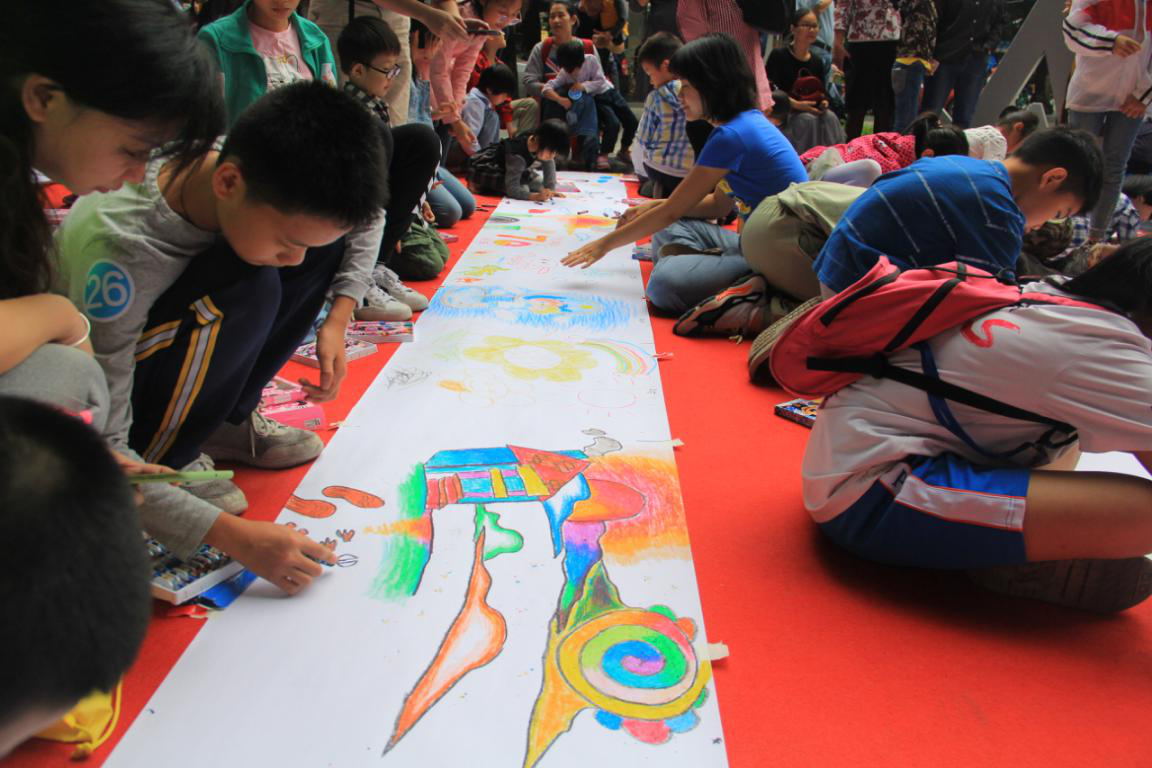 小巷中的藝術(shù)寶藏，大型繪畫(huà)比賽盛況展示