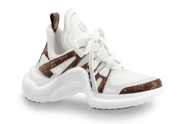 最新款LV女鞋登場，時尚巔峰之作閃耀亮相