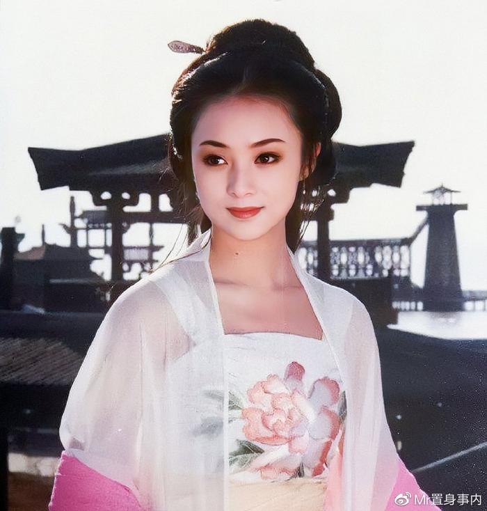 董智芝的表演藝術(shù)之路，如何學(xué)習(xí)表演藝術(shù)并邁向舞臺成功之巔