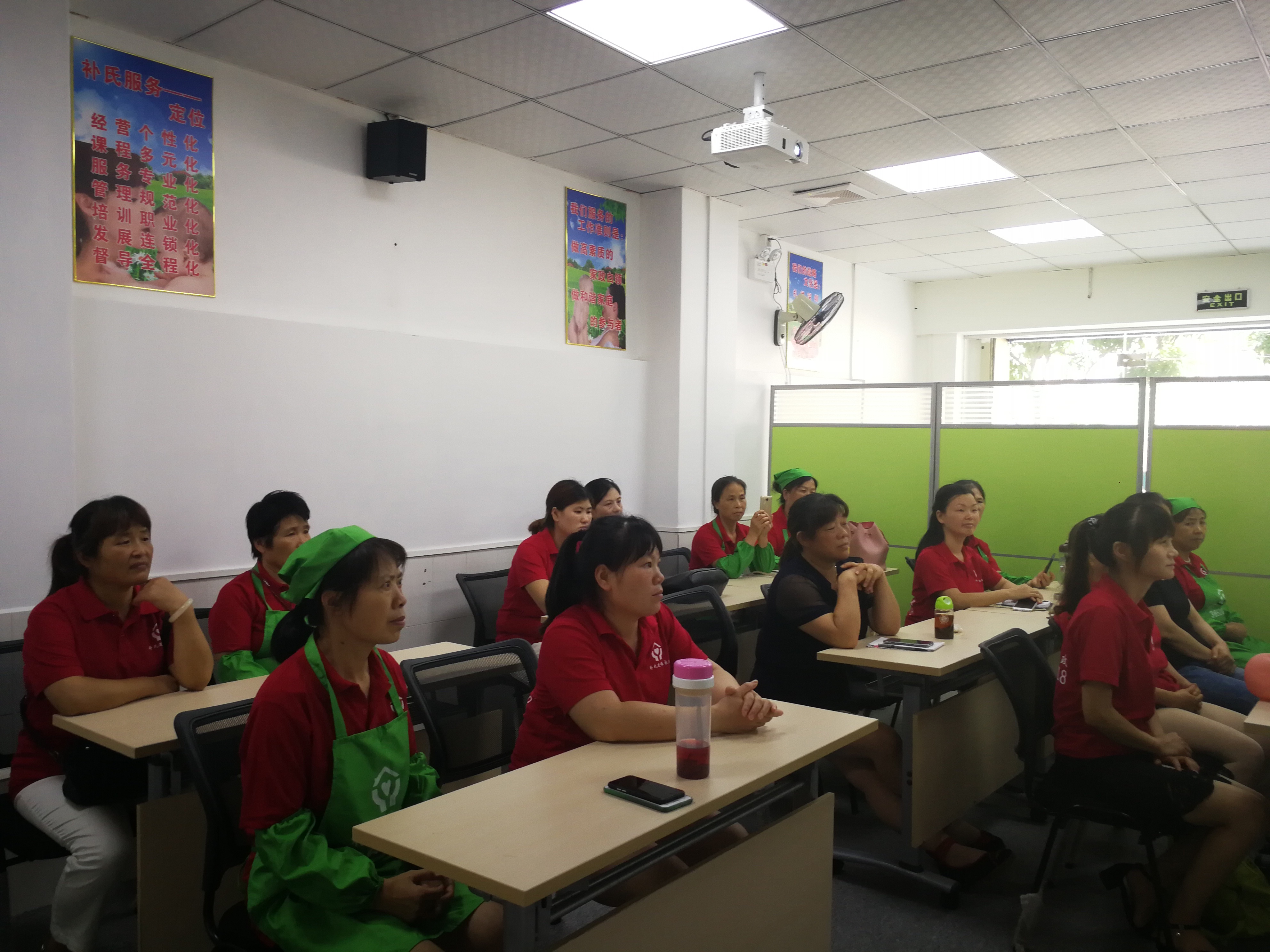 長(zhǎng)沙住家保姆價(jià)格及溫馨日常介紹