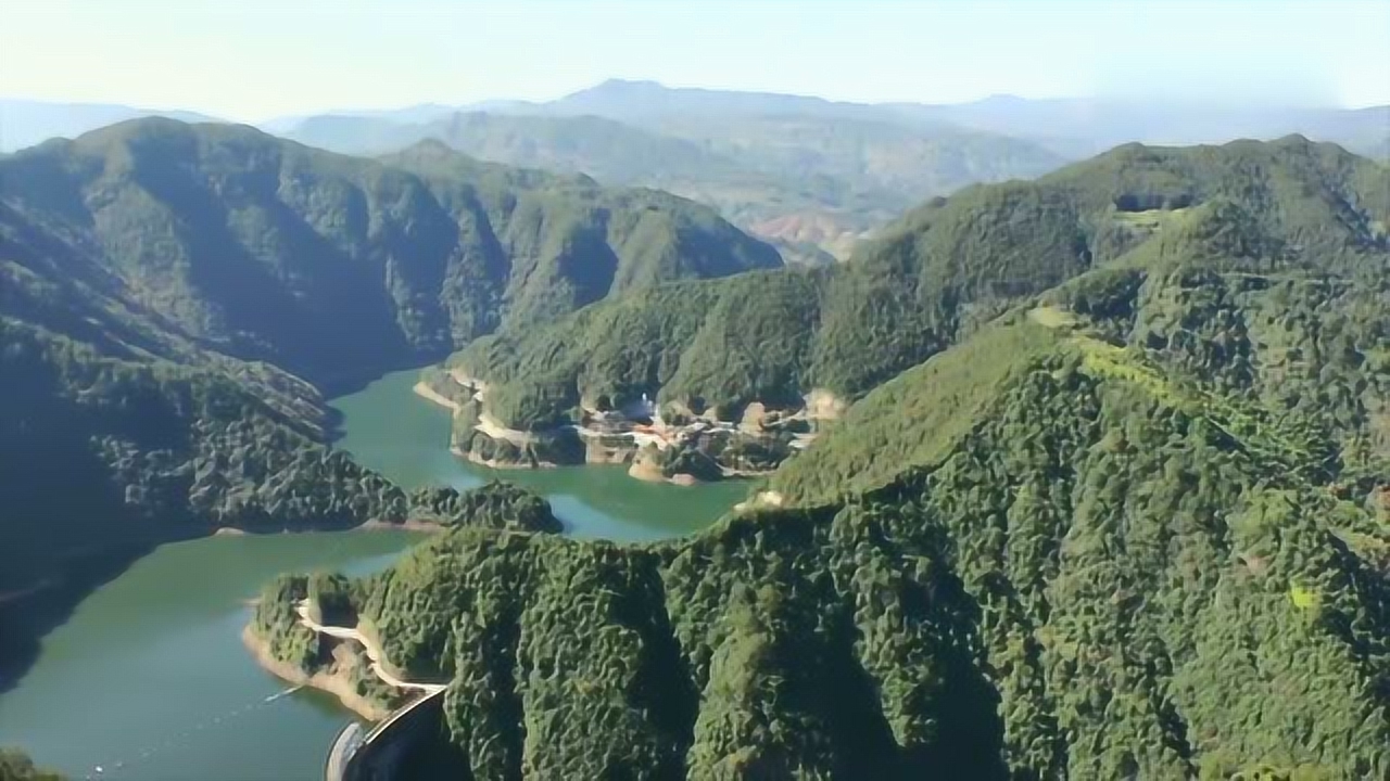 風(fēng)水大師揭秘，墳地選址奧秘與大自然美景的邂逅之旅