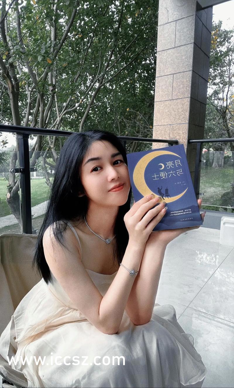 科技與藝術交融，動漫美女脫光衣服的全新體驗