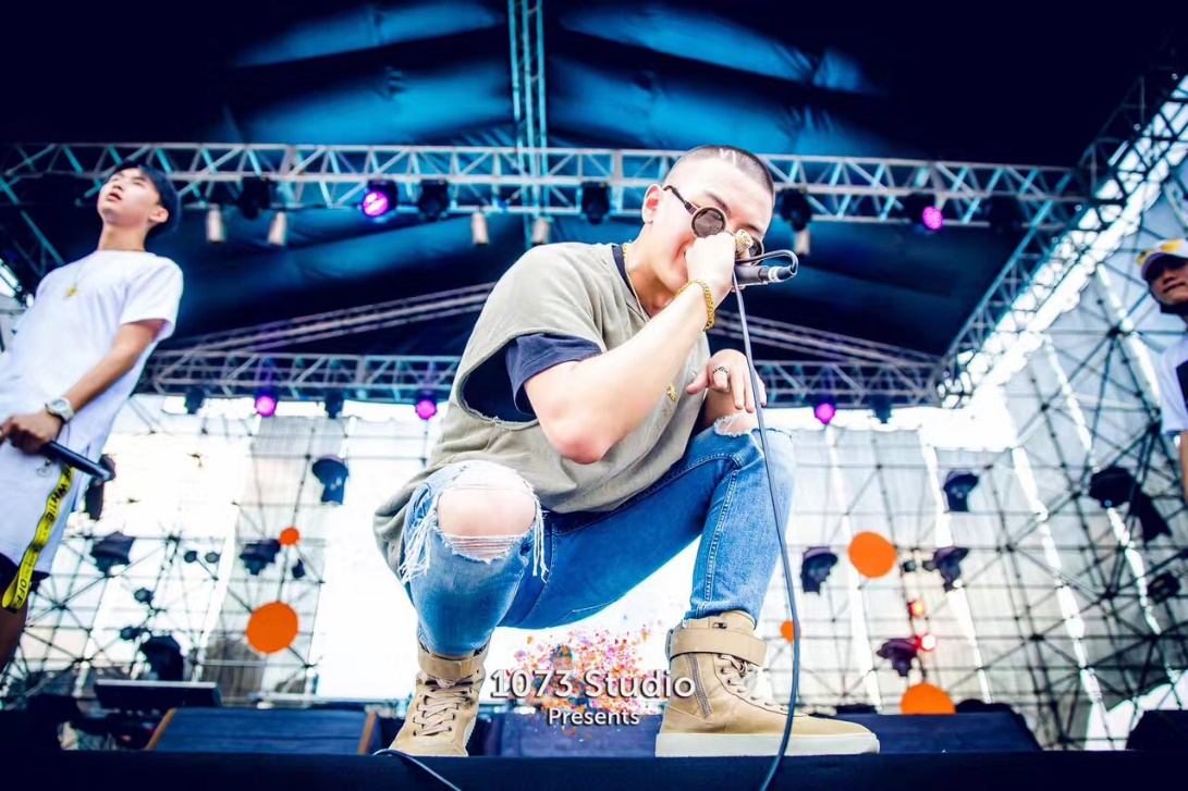 品冠新歌發(fā)布，自信成就夢想，正能量點(diǎn)亮人生之歌