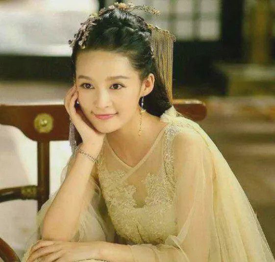 荊小八在楚喬傳中的熱血演繹，傳奇演員展現(xiàn)角色魅力！