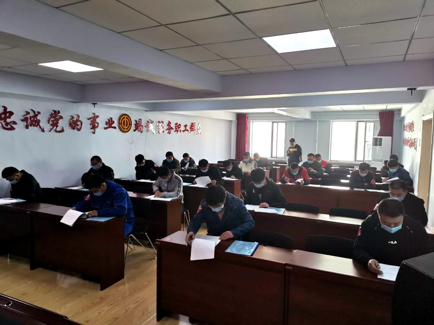 汽修技藝較量，時(shí)代的印記與技術(shù)的榮光競(jìng)賽