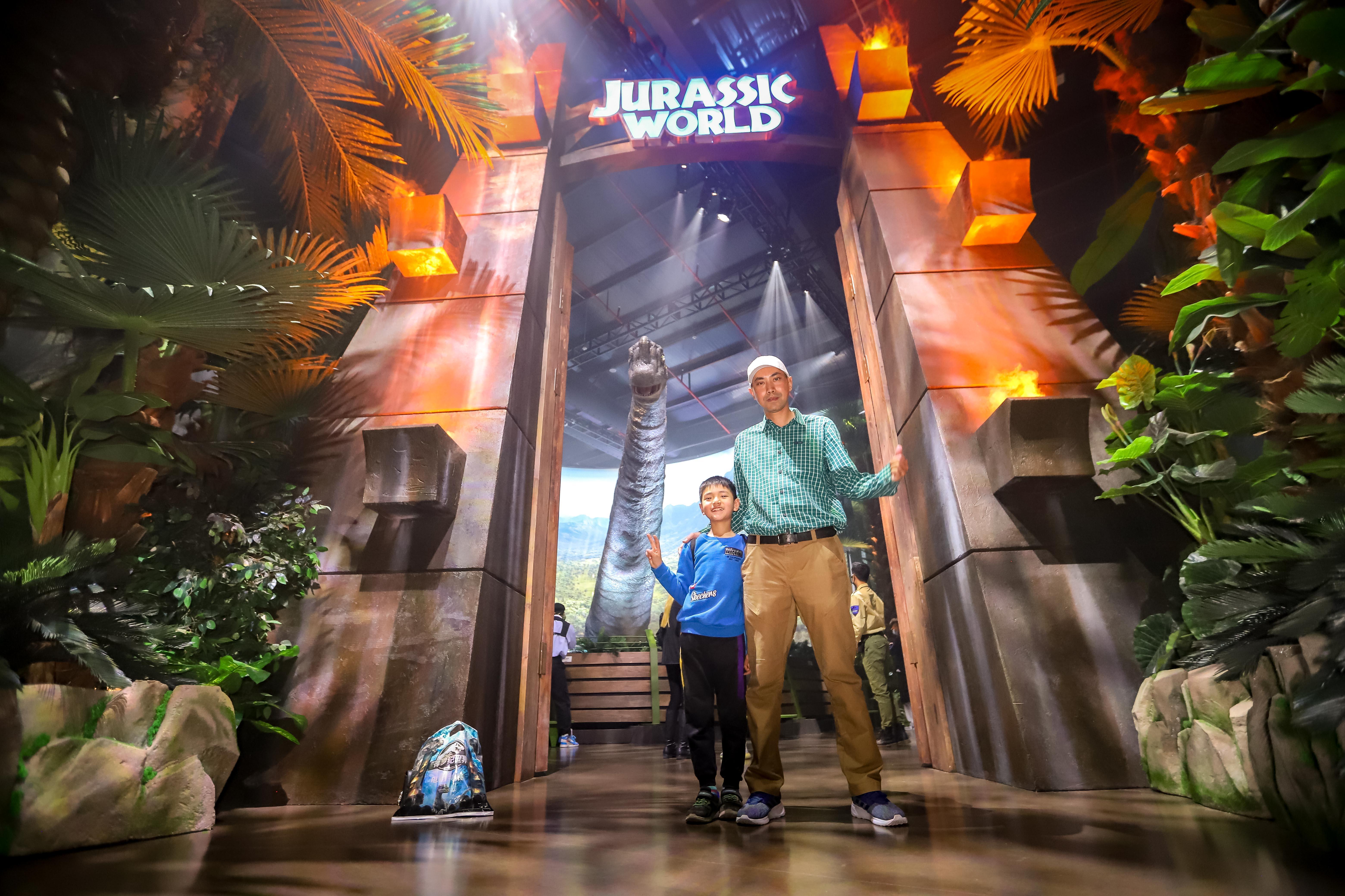 侏羅紀(jì)世界電影，自然探險(xiǎn)之旅，探尋內(nèi)心平和與幽默的旅程