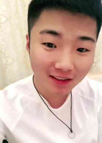 白小白最新時(shí)尚活力照片曝光，捕捉魅力瞬間