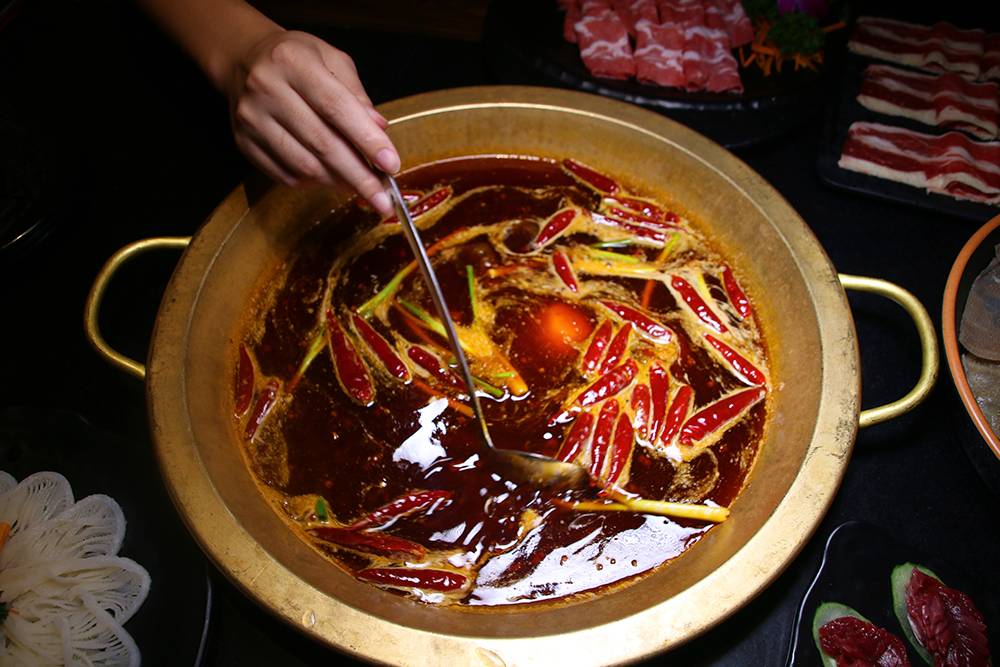 火鍋?zhàn)钚虏似?，味蕾冒險(xiǎn)之旅與自我成長(zhǎng)的啟示探索