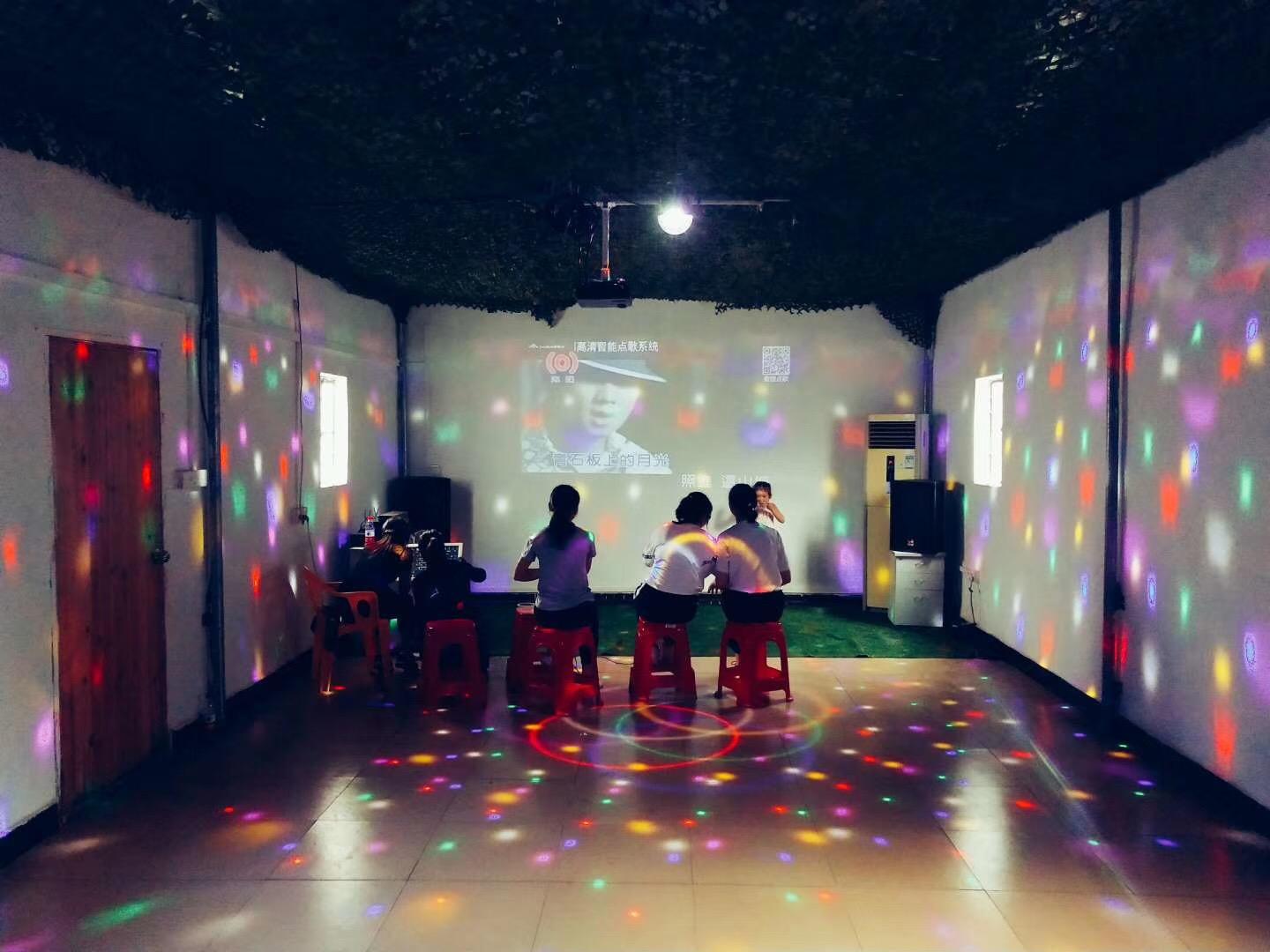 探索小巷中的寶藏，最新99棋牌體驗