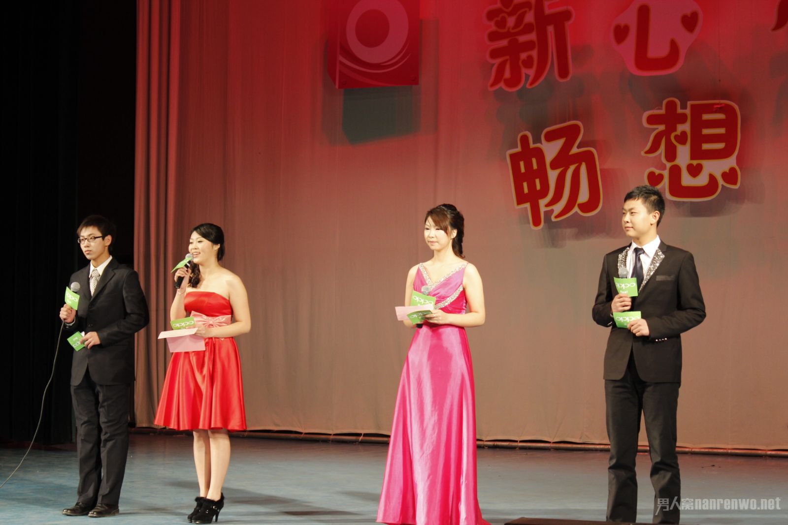 引領(lǐng)時(shí)代風(fēng)尚的舞臺(tái)之韻，最新主持詞精選集