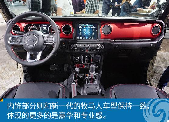 最新WWE狂野角斗士，熱血激戰(zhàn)，榮耀歸來！