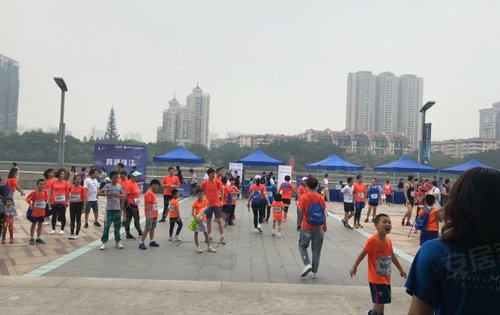 西關(guān)海最新動態(tài)，夏日童趣與溫情涌動