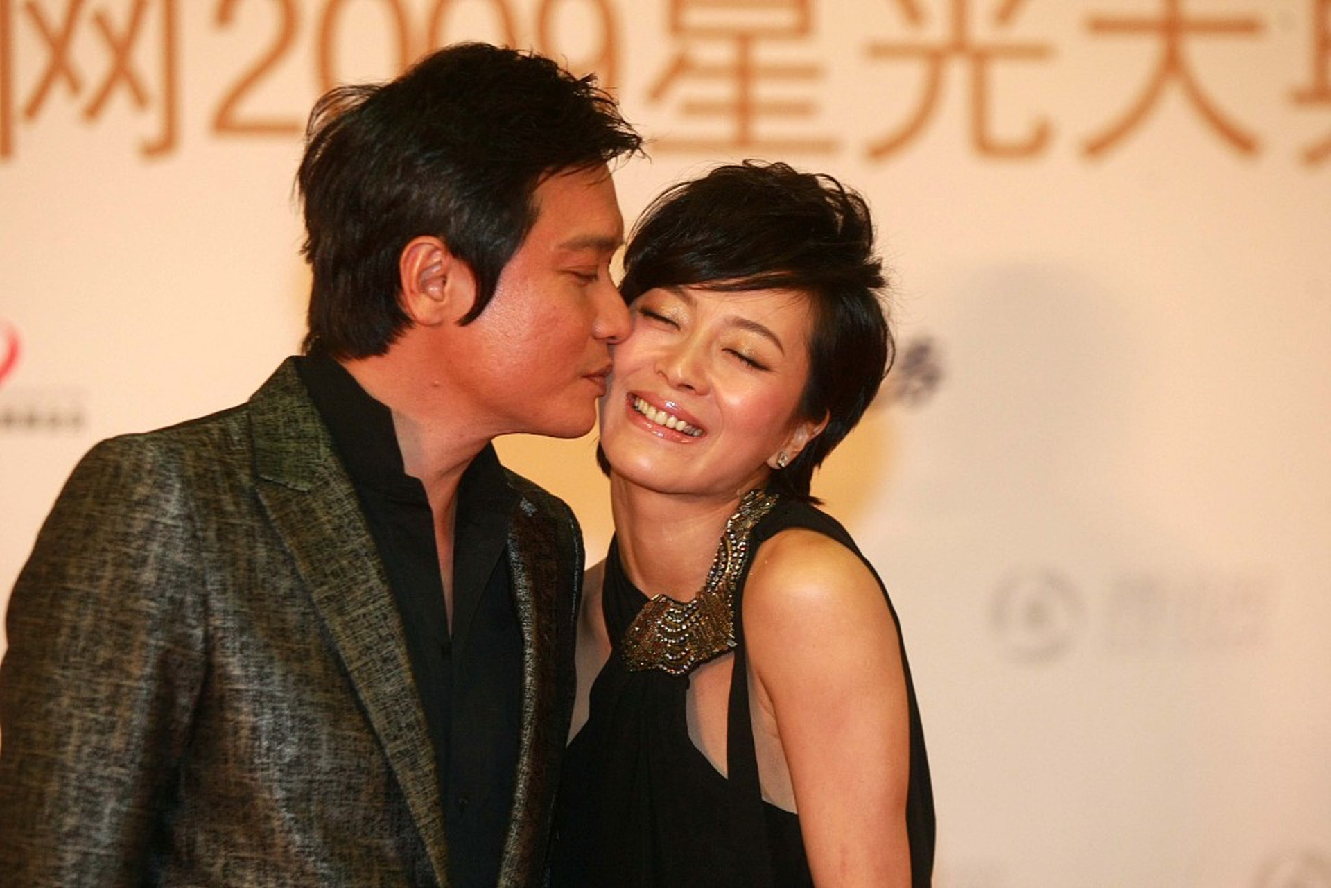 羅嘉良蘇巖最新視頻，聚焦二人世界，熒幕內(nèi)外的故事探索