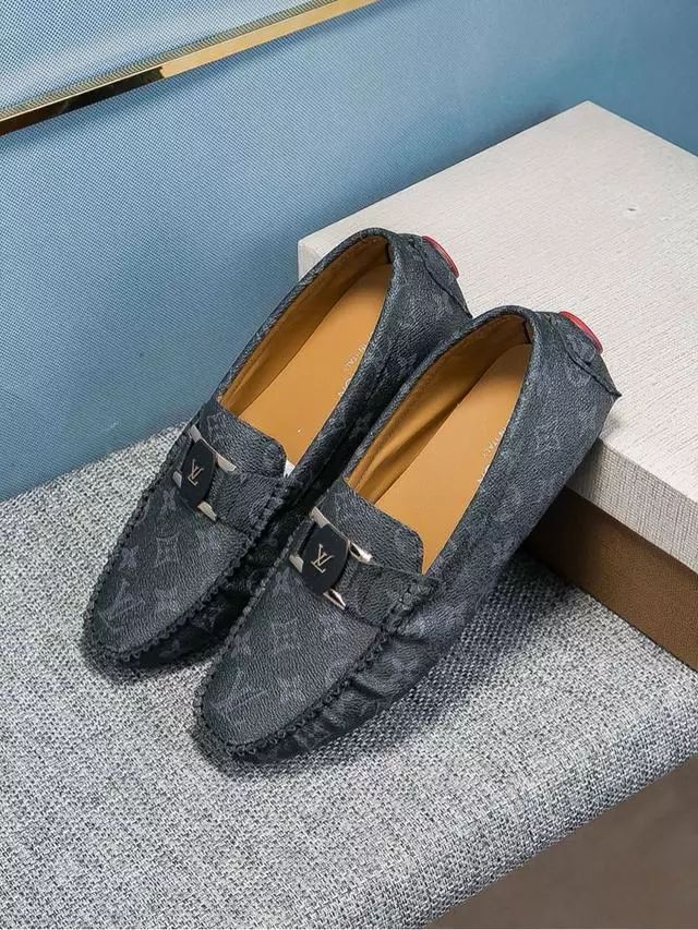LV最新男鞋，時尚之選，情感之絆