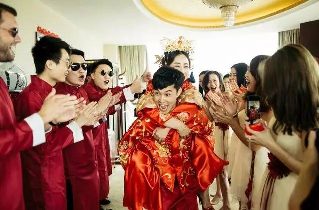 婚禮搶親游戲最新，愛的狂歡與友情紐帶，創(chuàng)意無限，歡樂無限！