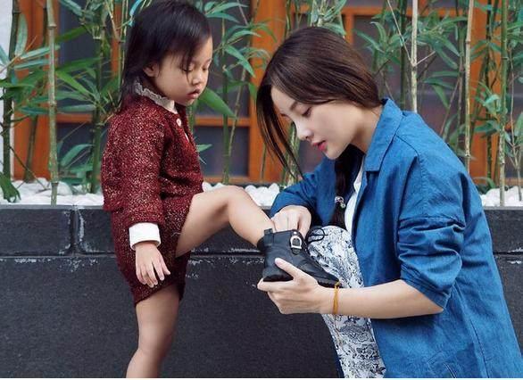 李小璐最新眼睛照片，科技魅力下的視界革新之美