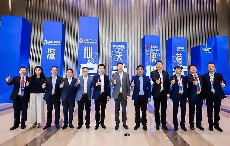 探索小巷獨(dú)特風(fēng)情小店，最新租房信息一網(wǎng)打盡！