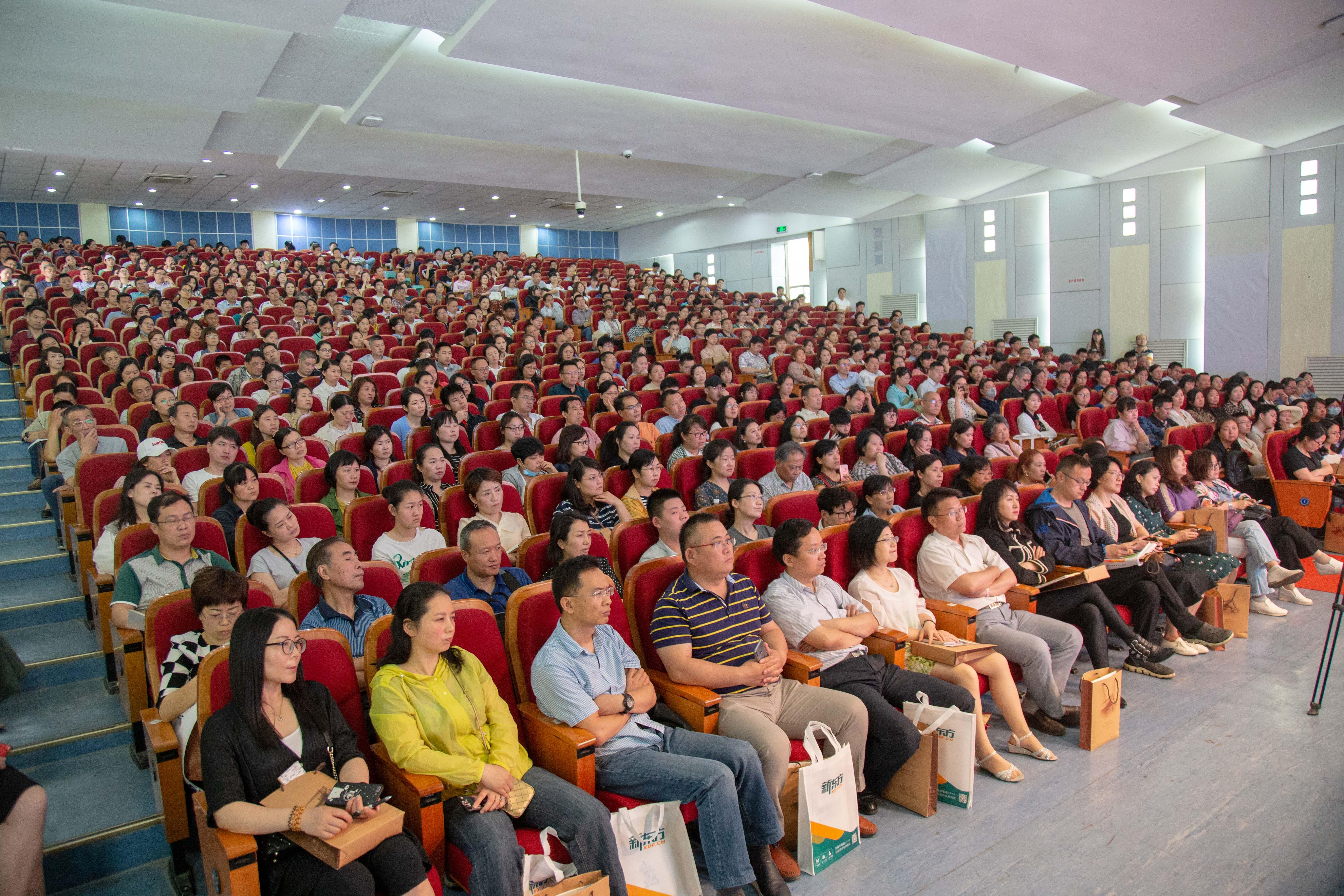 最新直播熱潮，變化中的學(xué)習(xí)，自信與成就的力量