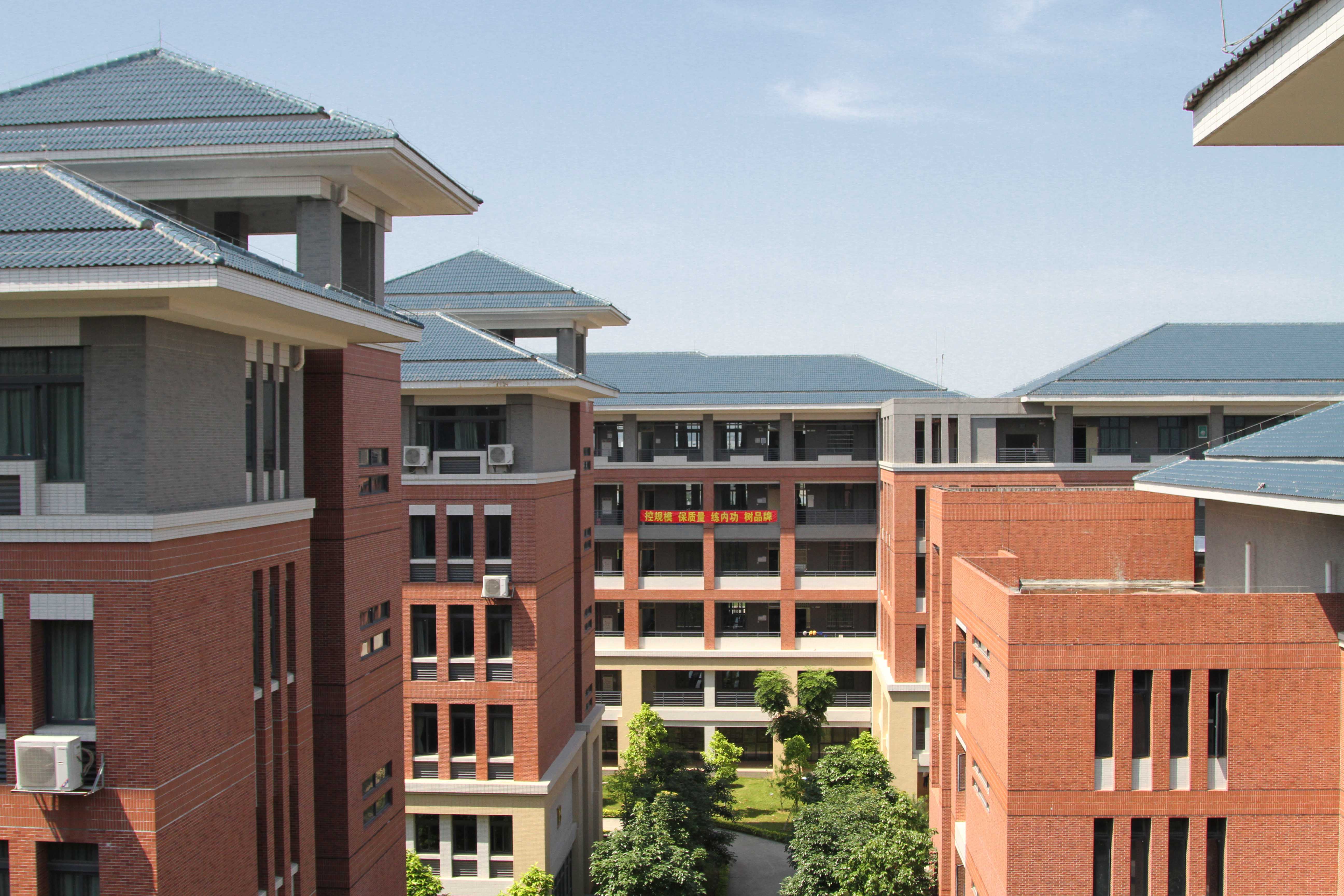 最新華學(xué)院，小巷特色小店的獨特魅力