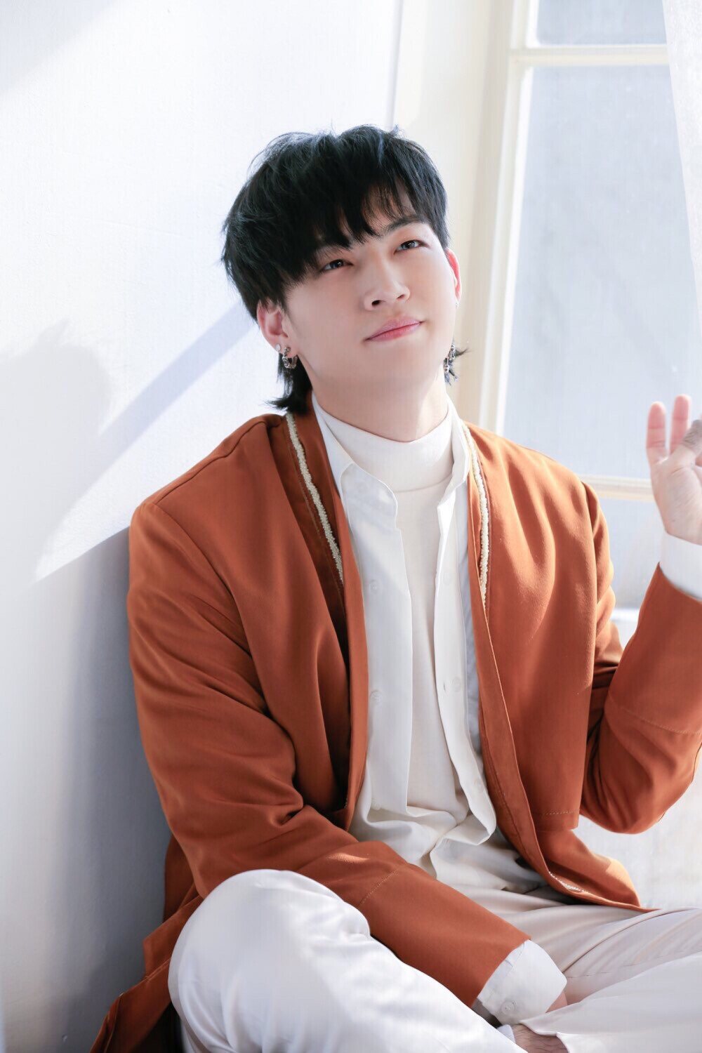 最新JB動(dòng)態(tài)，觀點(diǎn)闡述與深度分析