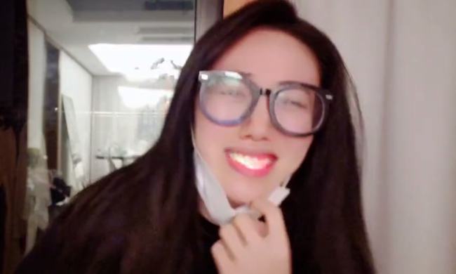 小董最新潮流風(fēng)采揭秘，引領(lǐng)潮流魅力無限！