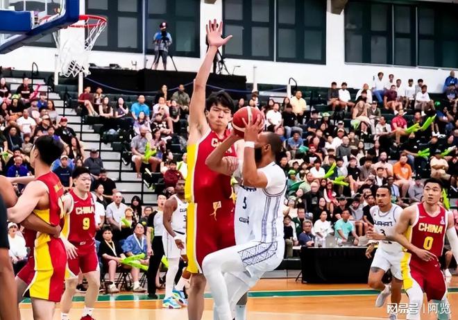 最新籃球賽事，賽場(chǎng)上的溫情與陪伴